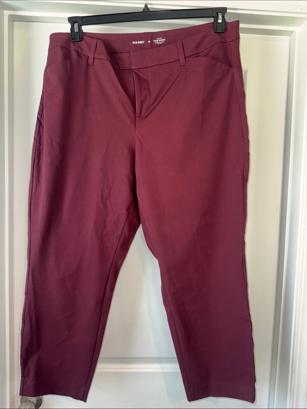 Old Navy Women’s Pixie Skinny high rise in Burgundy